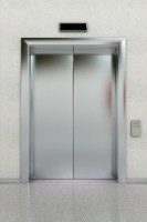 共同住宅におけるエレベーター防犯対策機能について